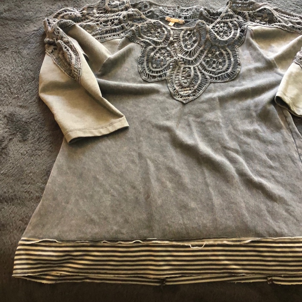 Gimmicks tunic